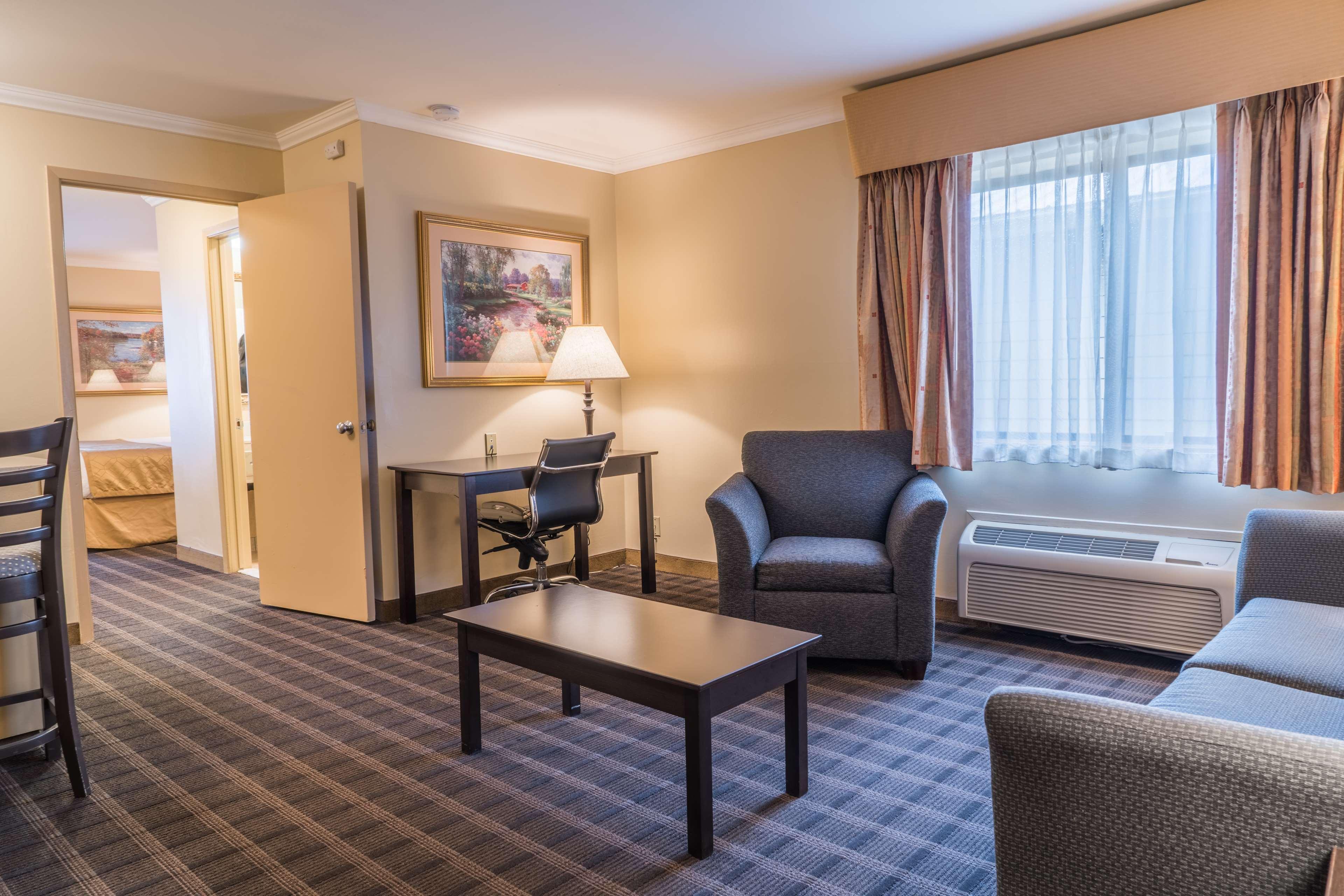 Best Western Inn & Suites Онтаріо Екстер'єр фото