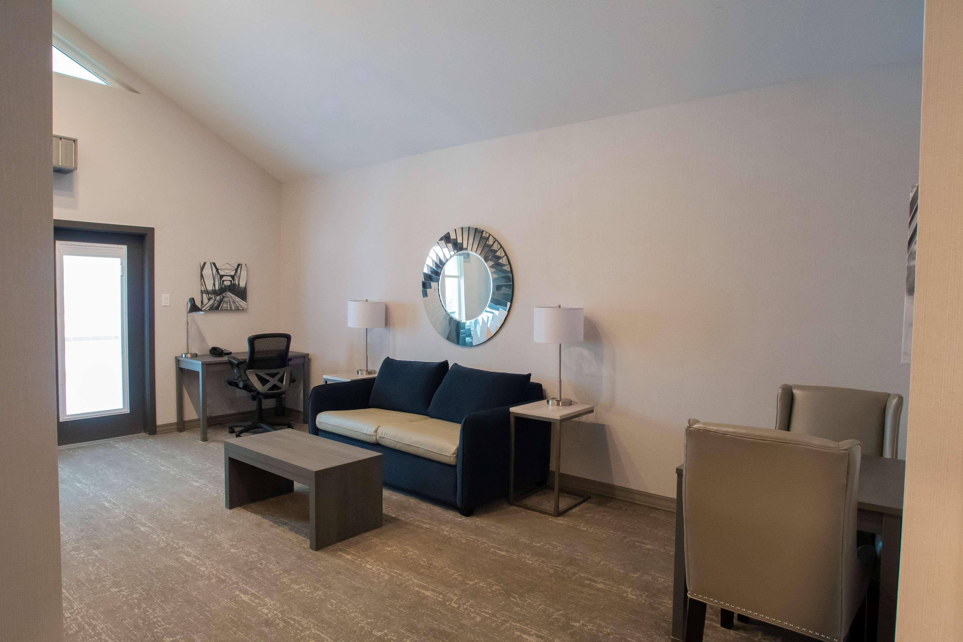 Best Western Inn & Suites Онтаріо Екстер'єр фото