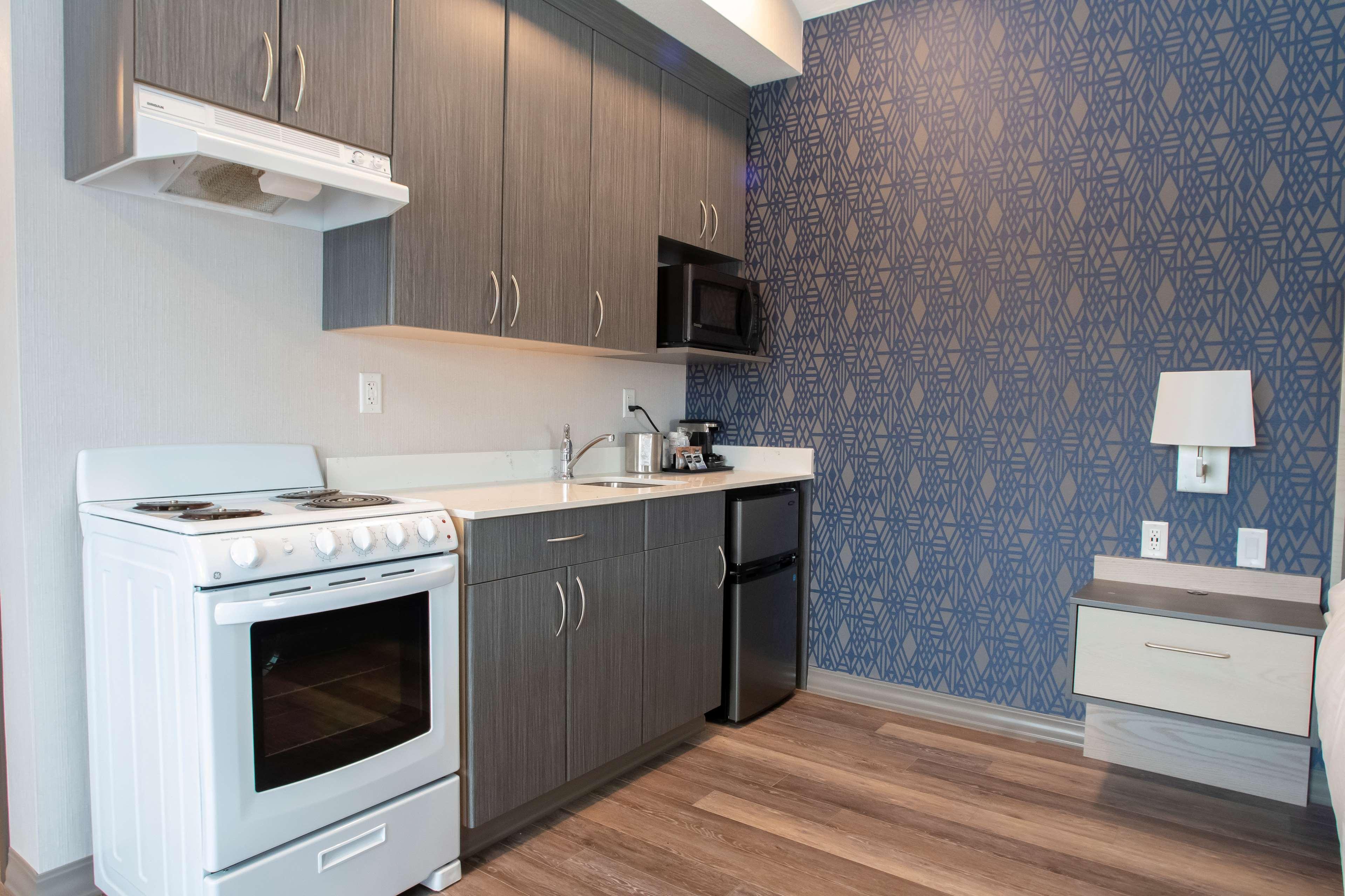 Best Western Inn & Suites Онтаріо Екстер'єр фото